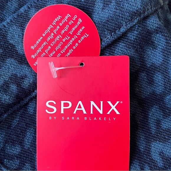 SPANX by Sara Blakey Ankle Jean-Ish Leggings in Denim Leopard Print Size Medium - Picture 5 of 10
